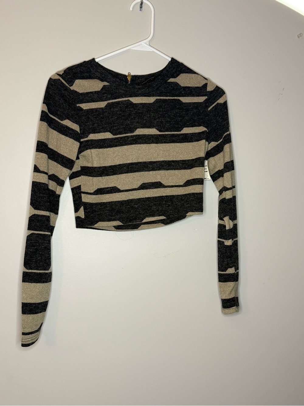 audrey Striped Long-Sleeve Crop Top - Black & Tan